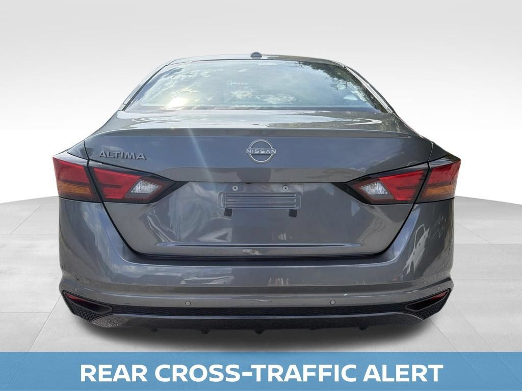 Used 2025 Nissan Altima 2.5 SV FWD image 16