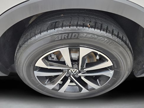 Certified 2023 Volkswagen Tiguan S FWD image 32