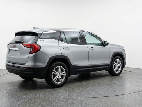 Used 2024 GMC Terrain SLE FWD image 9