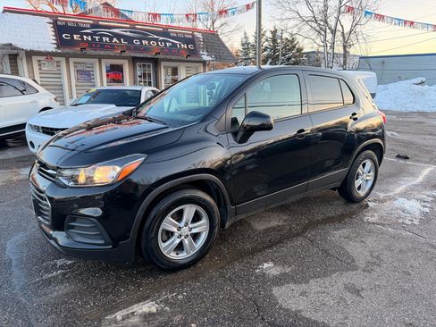 Used 2021 Chevrolet Trax LS w/ Tint and Cruise Package image 3