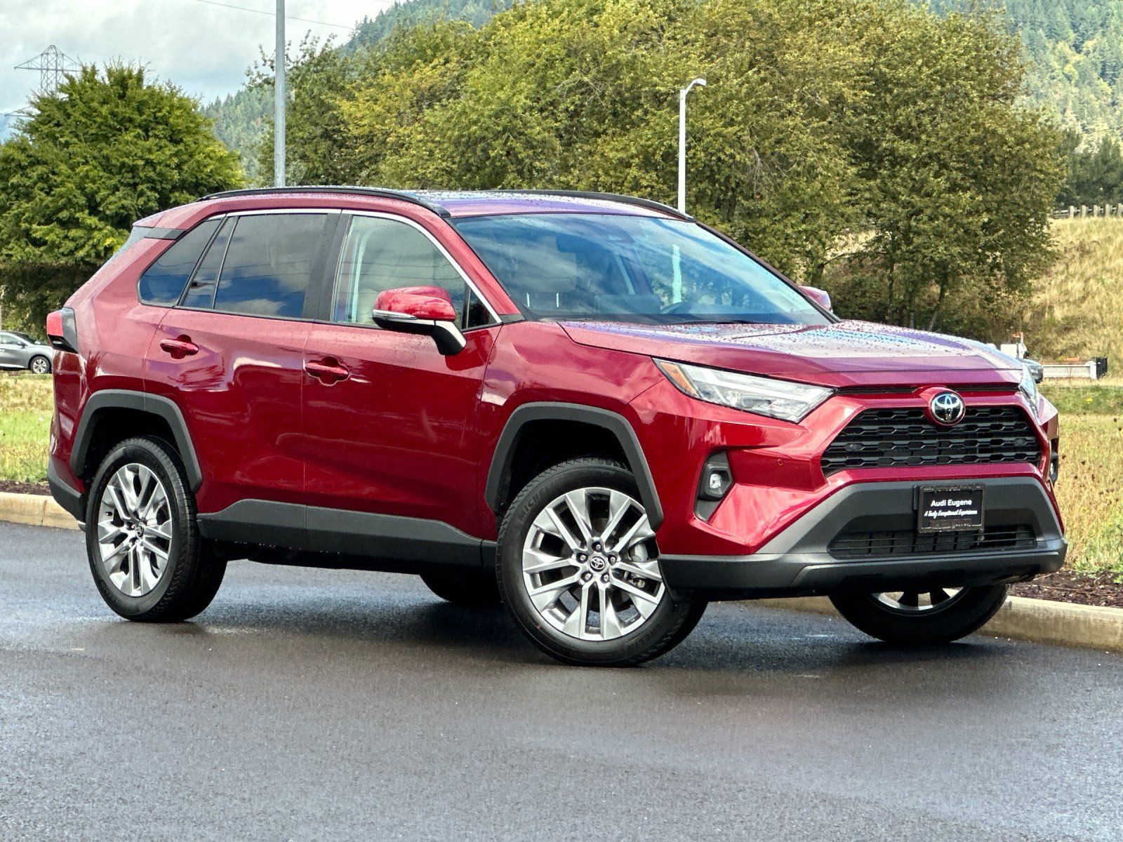 Used 2025 Toyota RAV4 XLE Premium w/ Weather Package AWD/4WD image 1