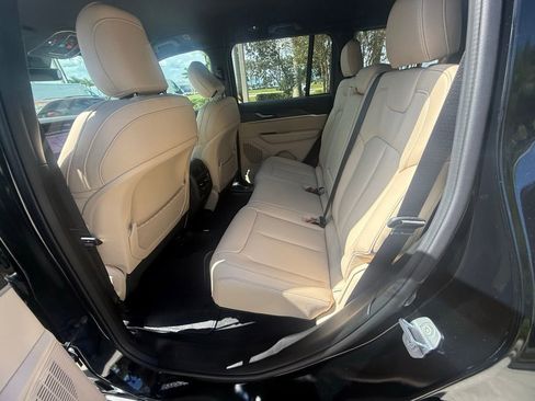 New 2025 Jeep Grand Cherokee Limited image 25
