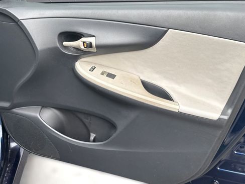 Used 2013 Toyota Corolla S image 30