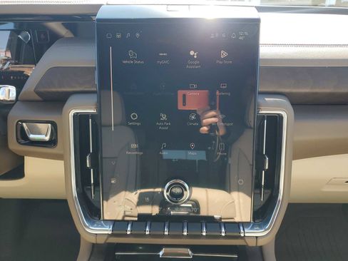 New 2026 GMC Yukon XL Denali w/ LPO, Floor Liner Package AWD/4WD image 12