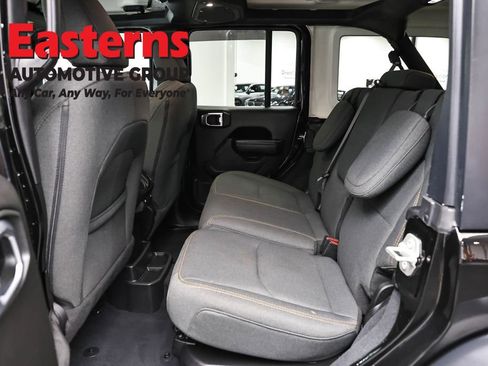 Used 2024 Jeep Wrangler Unlimited AWD/4WD image 22
