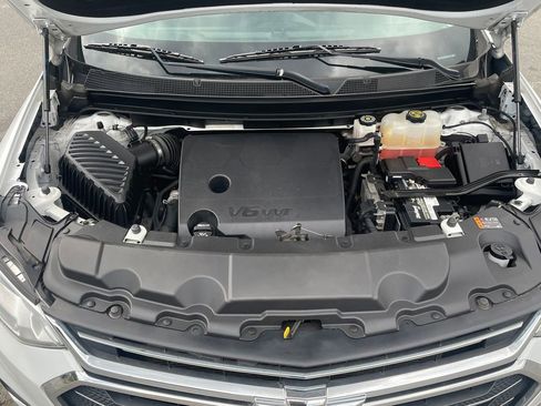 Used 2021 Chevrolet Traverse LT AWD/4WD image 10