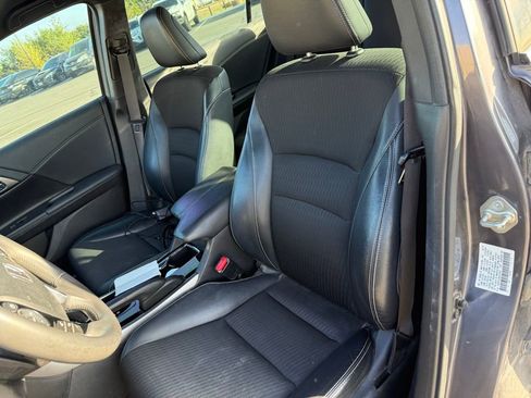 Used 2017 Honda Accord Sport image 8