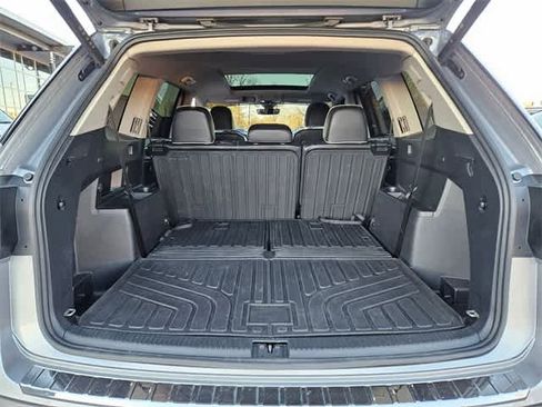 Used 2024 Volkswagen Atlas SEL Premium R-Line image 28