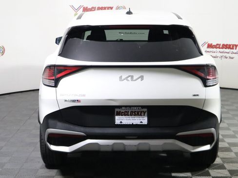 Used 2023 Kia Sportage LX image 11