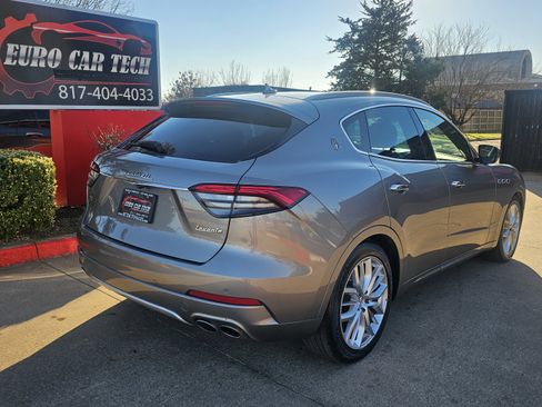 Used 2021 Maserati Levante GranLusso image 8