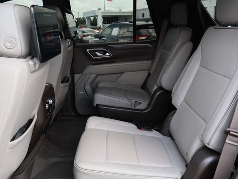Certified 2023 GMC Yukon SLT w/ SLT Premium Package AWD/4WD image 27