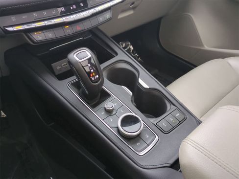 Used 2019 Cadillac XT4 Premium Luxury image 32