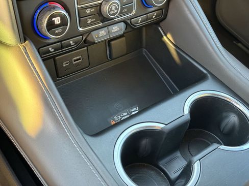 Used 2022 Chevrolet Tahoe LT image 25