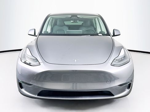 Used 2025 Tesla Model Y Long Range AWD/4WD image 2