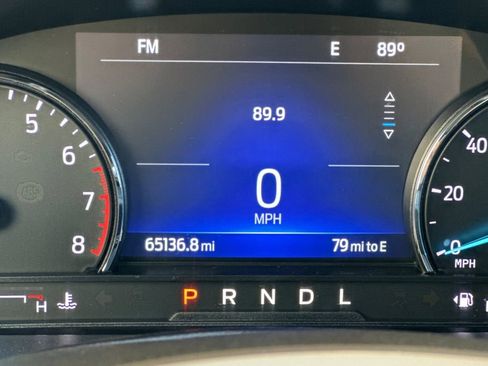 Used 2022 Ford Explorer XLT image 31