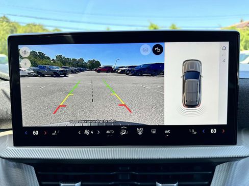 Used 2025 Ford Explorer Active image 24