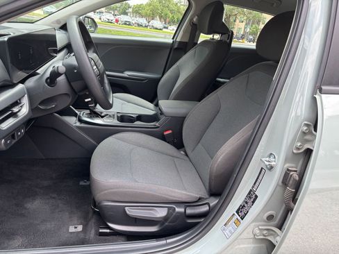 Used 2025 Kia K4 FWD image 22