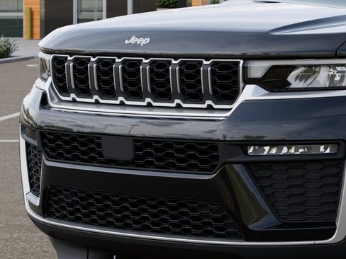 New 2026 Jeep Grand Cherokee Limited w/ Trailer Tow Package AWD/4WD image 12
