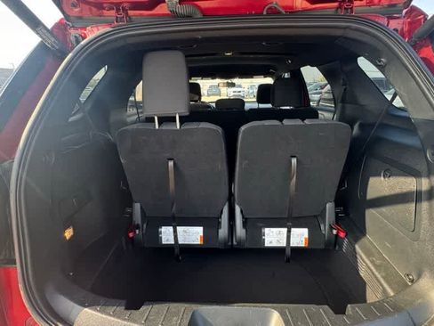 Used 2018 Ford Explorer XLT w/ Equipment Group 201A AWD/4WD image 13