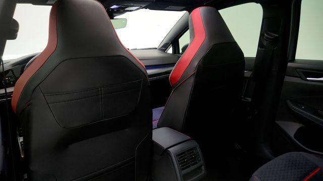 Used 2025 Volkswagen GTI SE FWD image 46