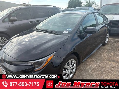 Used 2025 Toyota Corolla LE FWD image 1