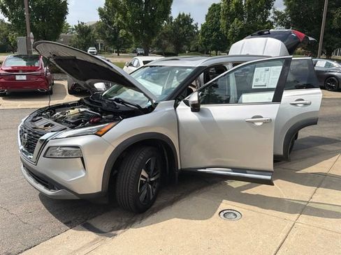 Used 2021 Nissan Rogue SL FWD image 11