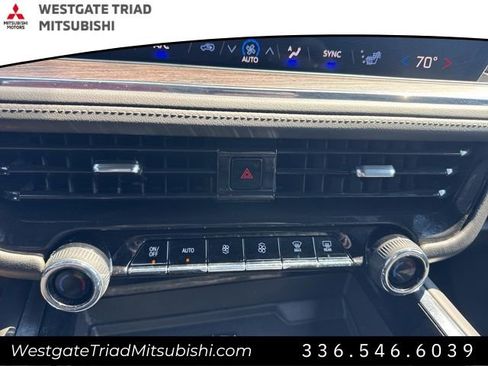 Used 2025 Chevrolet Suburban Z71 AWD/4WD image 15