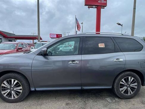 Used 2017 Nissan Pathfinder SL FWD image 3