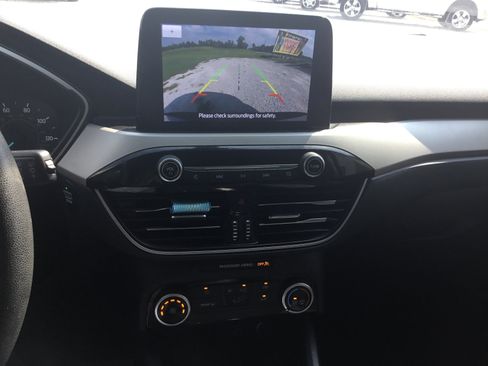 Used 2021 Ford Escape SE FWD image 17