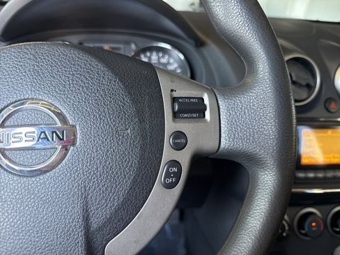 Used 2013 Nissan Rogue SV image 29