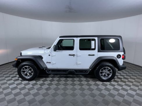 Used 2024 Jeep Wrangler Unlimited Sport AWD/4WD image 5