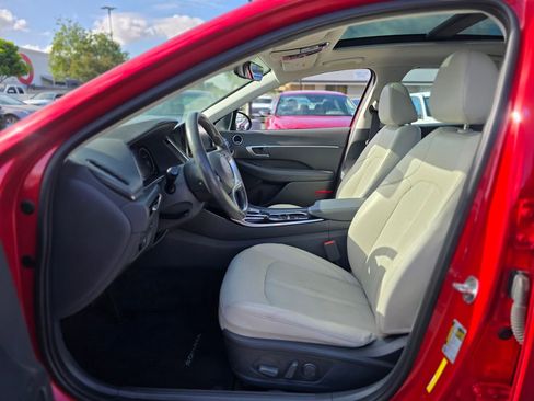 Used 2020 Hyundai Sonata SEL w/ Premium + Sunroof Package FWD image 12