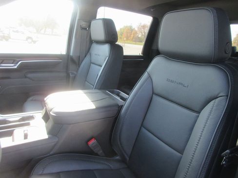 New 2026 GMC Sierra 2500 Denali w/ Denali Reserve Package image 13