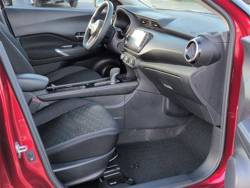 Used 2024 Nissan Kicks SV image 19