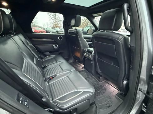 Used 2020 Land Rover Discovery HSE image 30