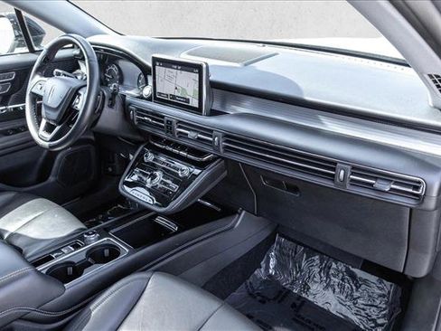 Used 2022 Lincoln Corsair AWD w/ Premium Package image 25