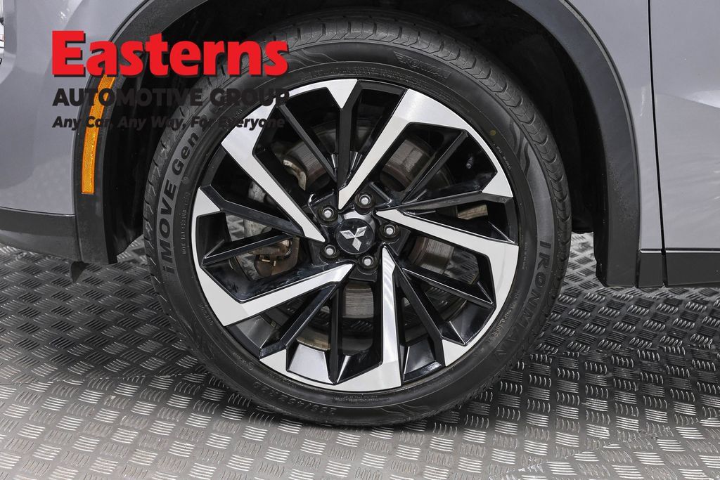 Used 2024 Mitsubishi Outlander SE AWD/4WD image 34