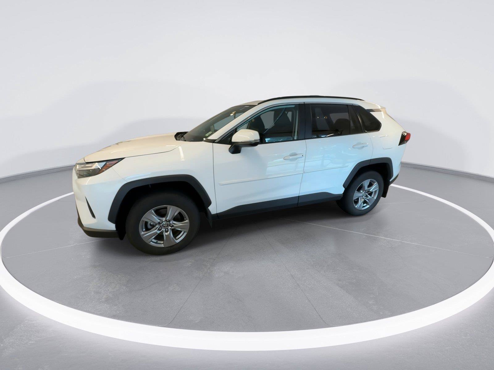 Used 2024 Toyota RAV4 XLE w/ Convenience Package AWD/4WD image 5