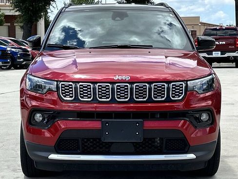 Used 2025 Jeep Compass Limited AWD/4WD image 9