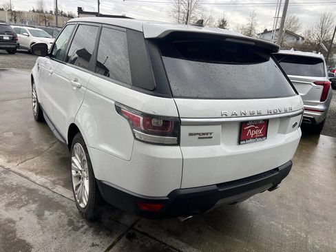 Used 2015 Land Rover Range Rover Sport SE image 5