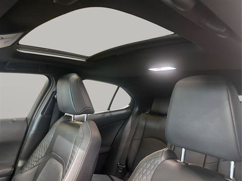 Used 2019 Lexus UX 250h w/ Premium Package AWD/4WD image 10