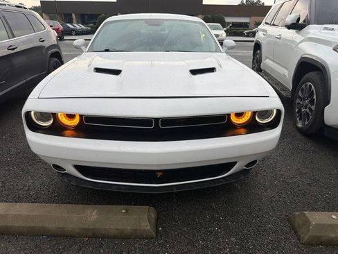 Used 2021 Dodge Challenger SXT AWD/4WD image 9