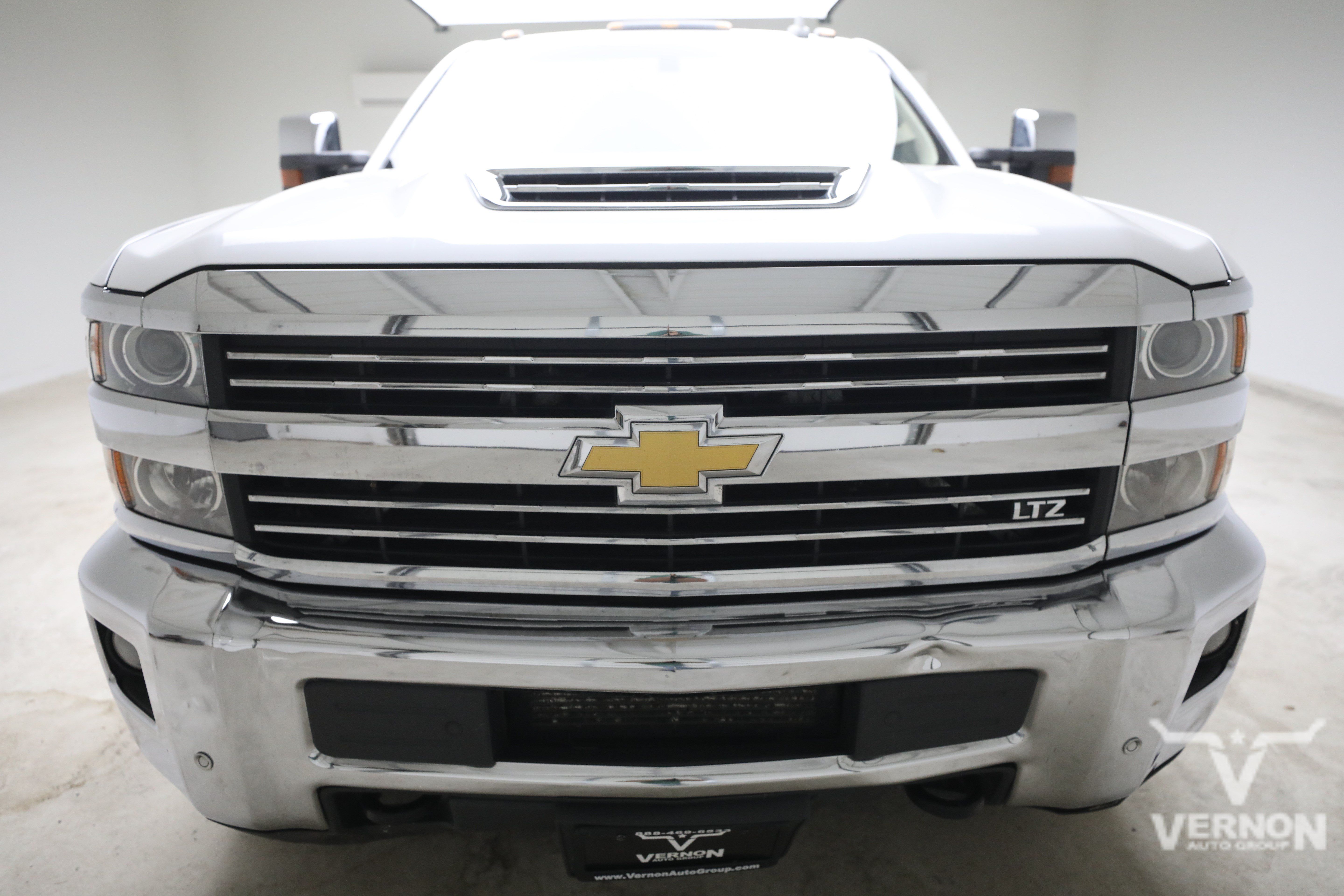 Used 2019 Chevrolet Silverado 3500 LTZ w/ Duramax Plus Package AWD/4WD image 8