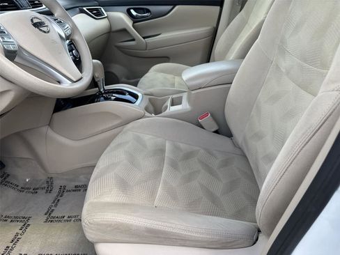 Used 2014 Nissan Rogue SV w/ SV Premium Package FWD image 11