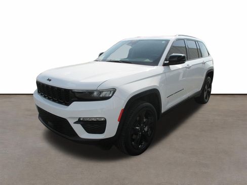 Used 2024 Jeep Grand Cherokee Limited w/ Black Appearance Package AWD/4WD image 6