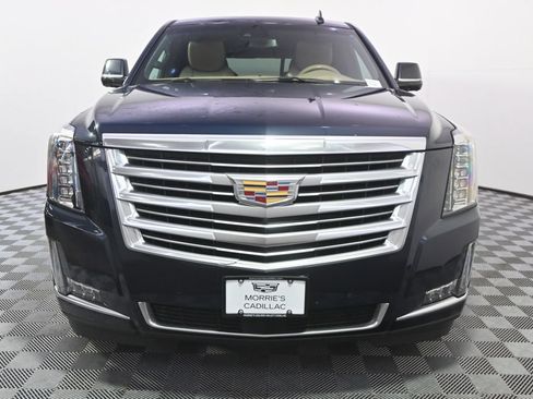 Used 2019 Cadillac Escalade Platinum AWD/4WD image 10