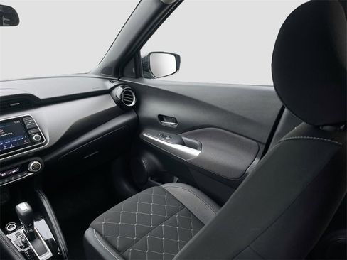 Used 2019 Nissan Kicks SV w/ Exterior Package image 22