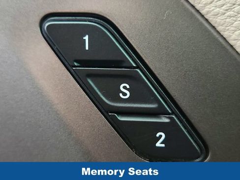Used 2022 Chrysler Pacifica Touring-L FWD image 20