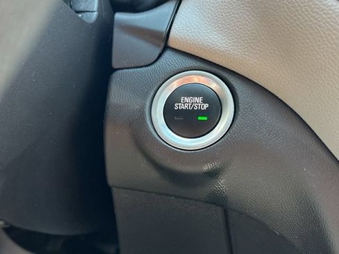Used 2023 Chevrolet Equinox LS AWD/4WD image 39