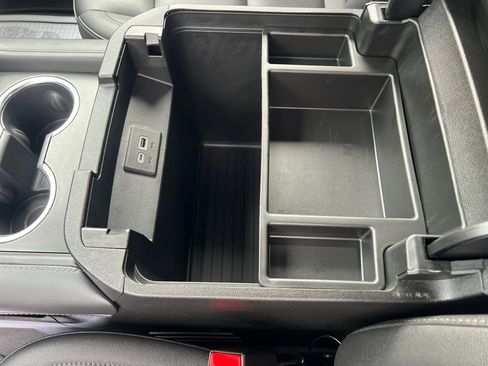 Used 2024 Chevrolet Tahoe LT image 22